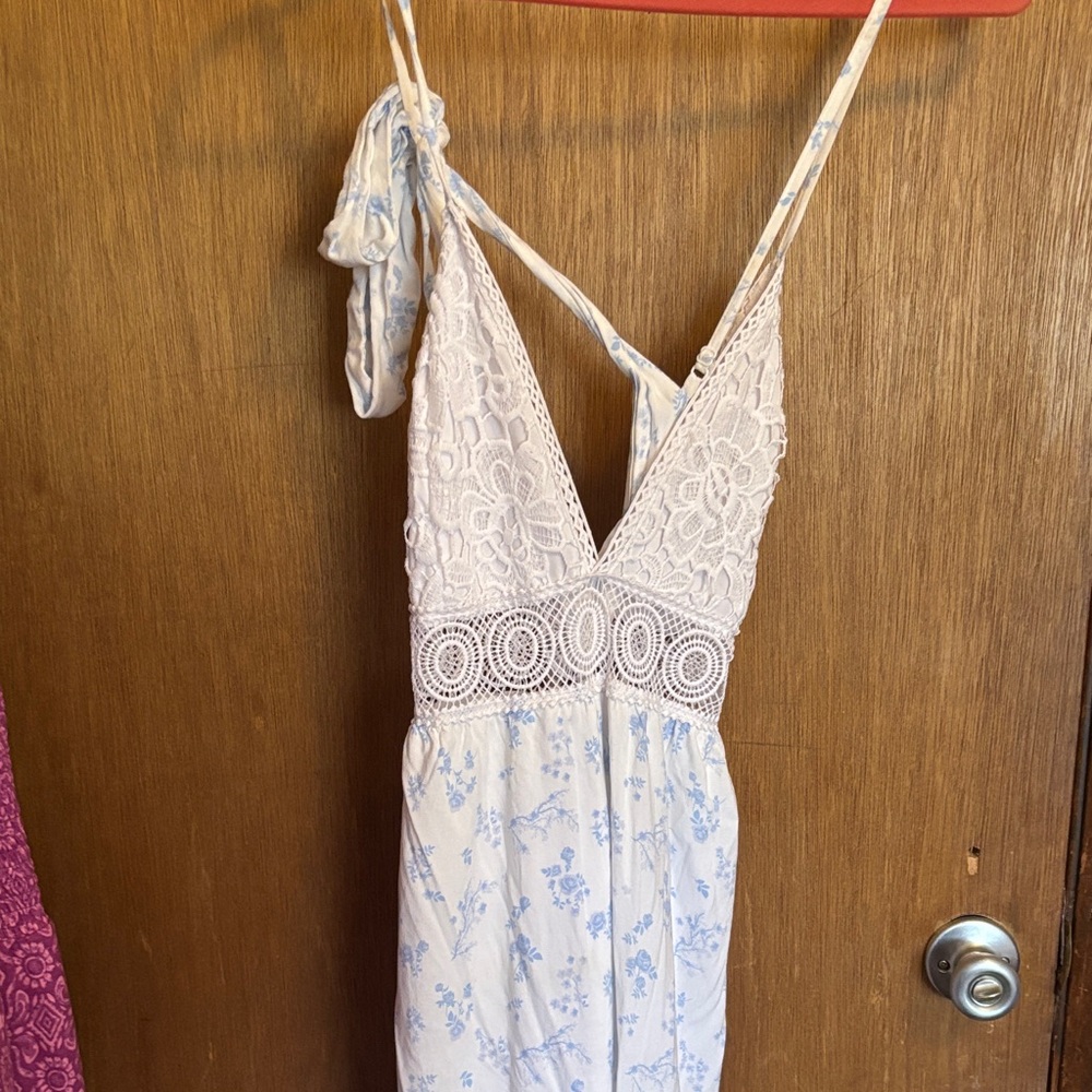 Floral Lace Trim dress in White and Blue